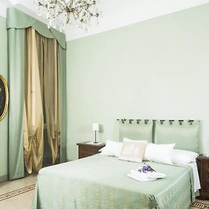 Kamer met een King Size Bed